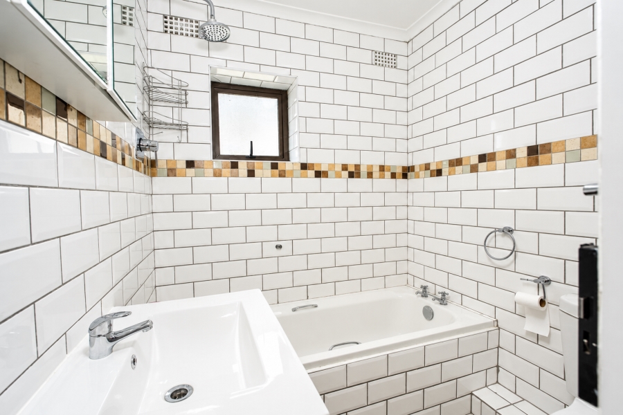 2 Bedroom Property for Sale in Kenilworth Western Cape